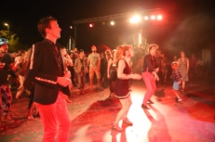 Mobil Dancing 6 * 6240 x 4160 * (7.5MB)